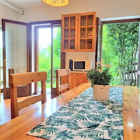 Large Flat In The Hills Of מנאג'יו