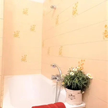 Large Flat In The Hills Of Apartament *
